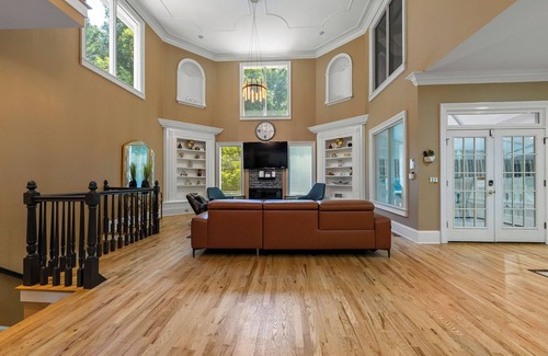 Clarkdale Villa | The Royal Palace of Atlanta