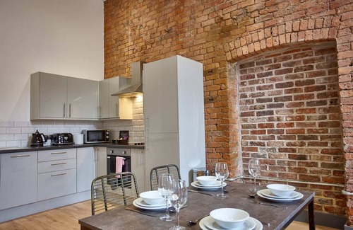Manchester Apartment | The Ruby Suite Summar