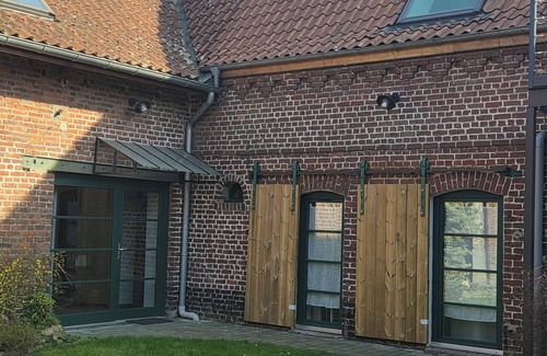 Rumegies House | The Rucher gite welcomes you to an old farmhouse on the Belgian border.