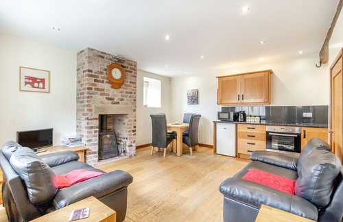 Chesterfield Cottage | THE RUMBLINGS 1, pet friendly, character holiday cottage in Barlow