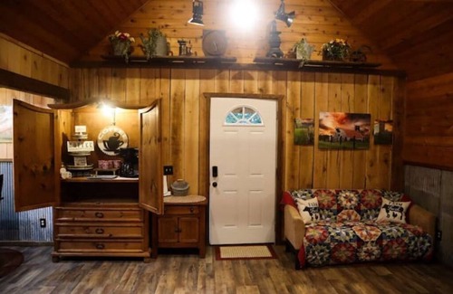 Edwards Cabin | " The Rusted Barn "