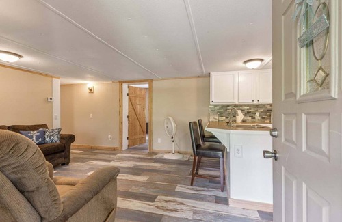 Hulbert House | The Rustic Minnow: Walk to Lake, Enjoy Outdoor Amenities and Stunning Landscape