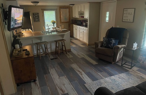 Hulbert House | The Rustic Minnow: Walk to Lake, Enjoy Outdoor Amenities and Stunning Landscape