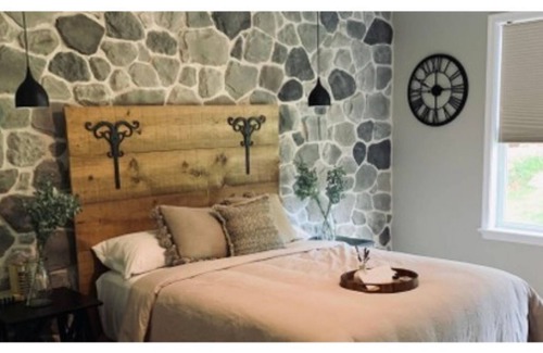 Stevens House | The Rustic Room at The Clay House BnB