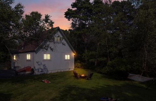 Long Pond Ski Chalet | The Sage Chalet in Emerald Lakes, Poconos!