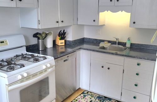 Port Elgin House | The Sailing Gypsy & Bunkie Summer Weeks Sat to Sat