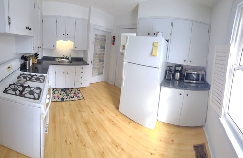 Port Elgin House | The Sailing Gypsy & Bunkie Summer Weeks Sat to Sat