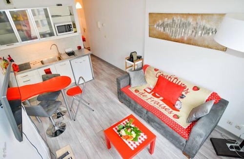 Villette Gare Apartment | The Saint-Antoine Part Dieu station
