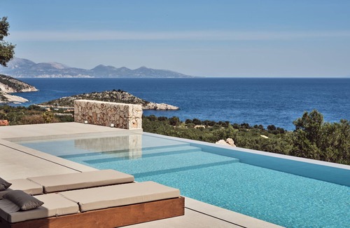 Skinaria Villa | The Sall Villa - 2 Bedrooms with Private Pool & Sea View