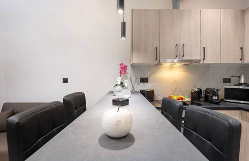 Kos Town Apartment | The Saltwater Suite 1Min Beach