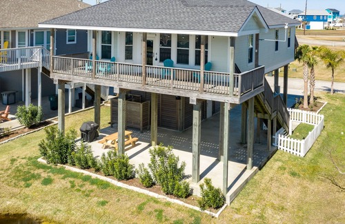 Pointe San Luis House | The Salty Rim: Island Casita close to beach and bay access!