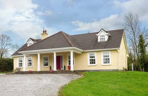 Killavullen House | THE SANCTUARY, family friendly, with open fire in Killavullen