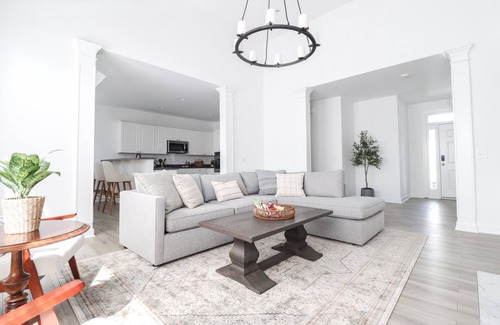 Pinehurst House | The Sanctuary on No.6 Renovated High-End Home