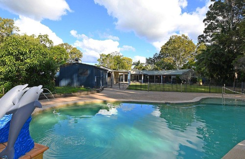 Toogoom House | The Sanctuary@Toogoom - Beachfront- 5BR- Pool - Aircon