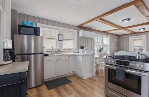 Hampton Cabin | The Sand Bar - Heart of Hampton Beach!