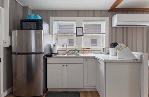 Hampton Cabin | The Sand Bar - Heart of Hampton Beach!