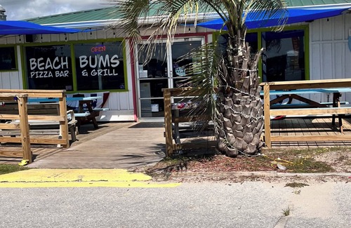 Rogers Bay House | The Sand Castle – Steps to Beach, Bay Fishing & Local Eats