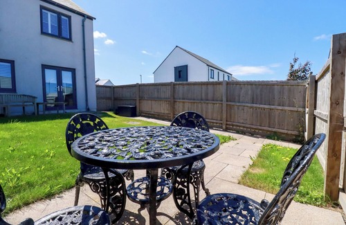 Crantock Cottage | THE SAND DUNES, family friendly, with a garden in Crantock