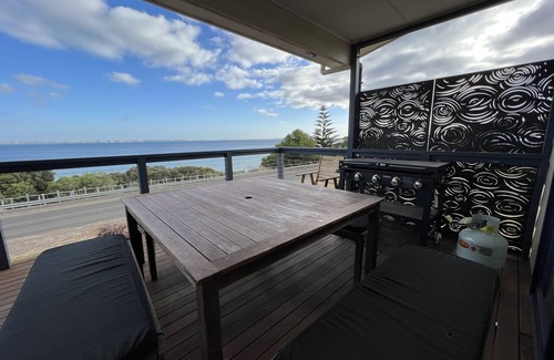 Kingscote House | The Sandcastle, KI - Esplanade location