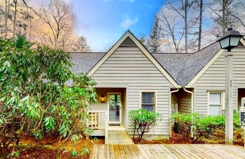 Sapphire House | The Sapphire Retreat