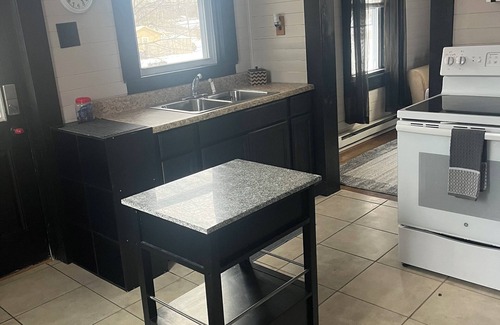 Summerlee Apartment | The Sasquatch Hideaway: Private 1BR Adventure Loft