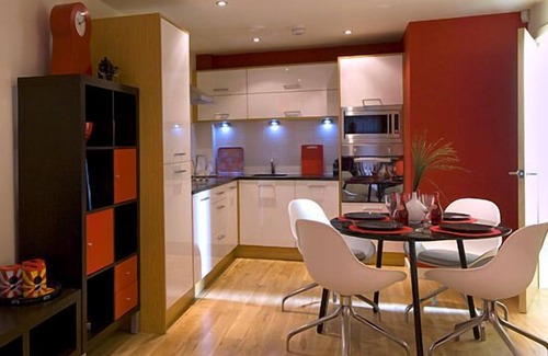 Hull Old Town Apartment | The Sawmill, Stylish city centre accommodation with a quiet setting RED