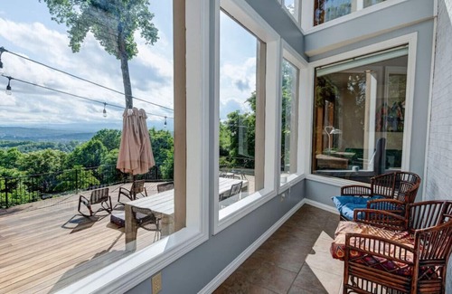 Hendersonville House | The Scenic View: Fully Equipped Home, Mountain Views, Workspaces, and Gym