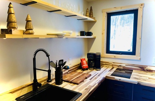 Ironton Cabin | "The Scout": a cozy mountain cabin with million dollar view