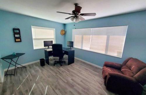 South Pinellas Community Council House | The Sea Scallop Minutes to Madeira Beach