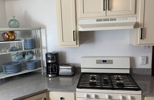 Fort Bragg House | The Seadog: Comfy Cottage near beaches and gardens