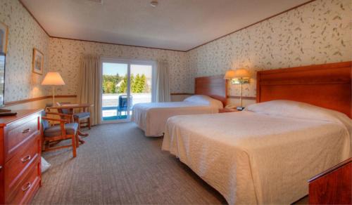 Kennebunk Hotel | The Seaside Inn