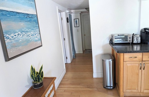 Onset Apartment | The Seaview Suite: GREAT VIEWS, VERY CLOSE TO BEACH!