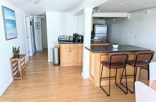 Onset Apartment | The Seaview Suite: GREAT VIEWS, VERY CLOSE TO BEACH!