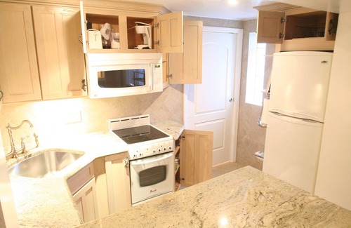 Sarasota Springs Apartment | The Secret In the Springs Hideaway, a luxury efficiency at the Legacy Trail