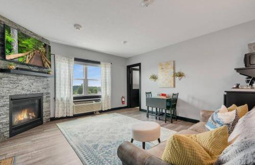 Berlin Apartment | The Serenity Suite - Main Street Lodge in Berlin