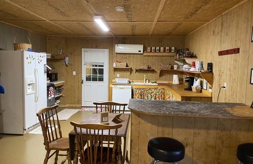 Horse Cave House | The Shack on Shortcut private Barndominium