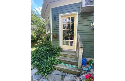 Strasburg House | The Shenandoah Basset Dacha