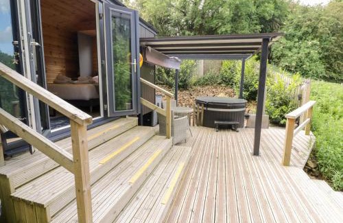 Middleton Cheney House | The Shepherds Hut at Bridge Lake Farm & Fishery
