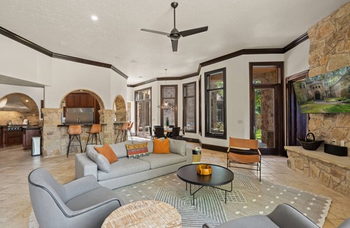 Manana West House | The Shore on Lake Austin