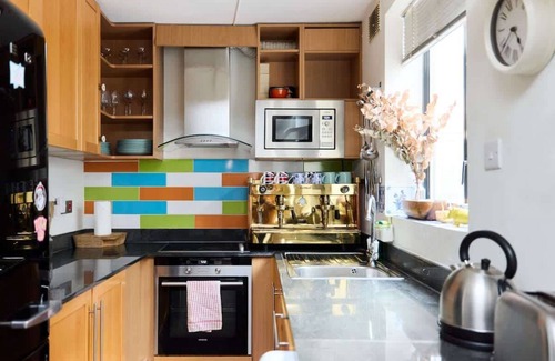 Weavers Apartment | The Shoreditch Retreat - Inviting 2BDR Apartment