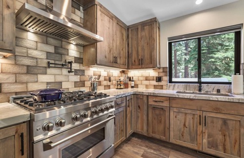 Tahoe Island House | The Sierra Outpost - Great Location in SLT!