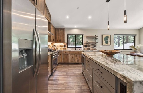 Tahoe Island House | The Sierra Outpost - Great Location in SLT!