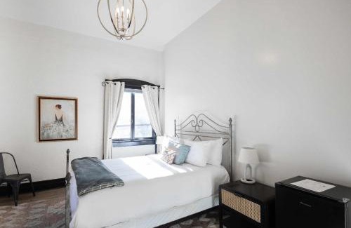 Bisbee House | The Signature Queen with Mountain Views