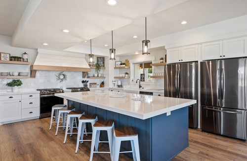 Garden City Cabin | The Silo and the Barn at Bear Lake w/POOL (Sleeps 51) by BLLR