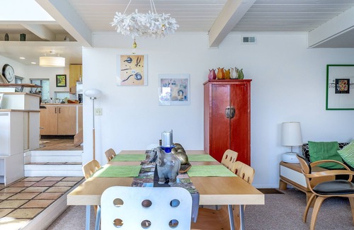Marine Terrace House | The Silver Lady | Retro-Chic Retreat w/Huge Mountain-View Deck | Near Beach