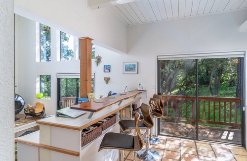 Marine Terrace House | The Silver Lady | Retro-Chic Retreat w/Huge Mountain-View Deck | Near Beach