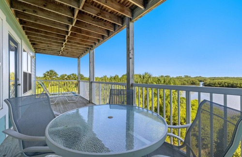 Cedar Key Condo | The Skimmer Condo: Downtown on the Bay - Nature Views - Bird watching