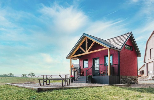 Southwest Middlesex Cabin | "The Sleepy Goat" Nature Lodge - Ultimate Farm Staycation Destination