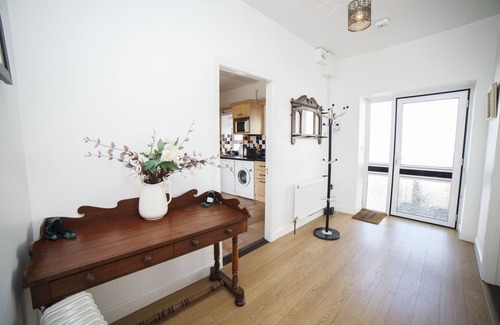 Dunkineely Apartment | The Snug-2Bed Apt sleeps 4 with fab sea views directly on the Wild Atlantic Way