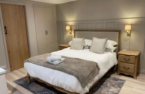Whaddon House | The Snug - cosy cottage in a great location